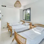 Classée 4 étoiles , Vue , Piscine, Clim, Parking