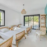 Classée 4 étoiles , Vue , Piscine, Clim, Parking Villa