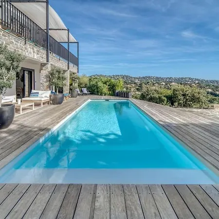 Classee 4 Etoiles , Vue , Piscine, Clim, Parking וילה *